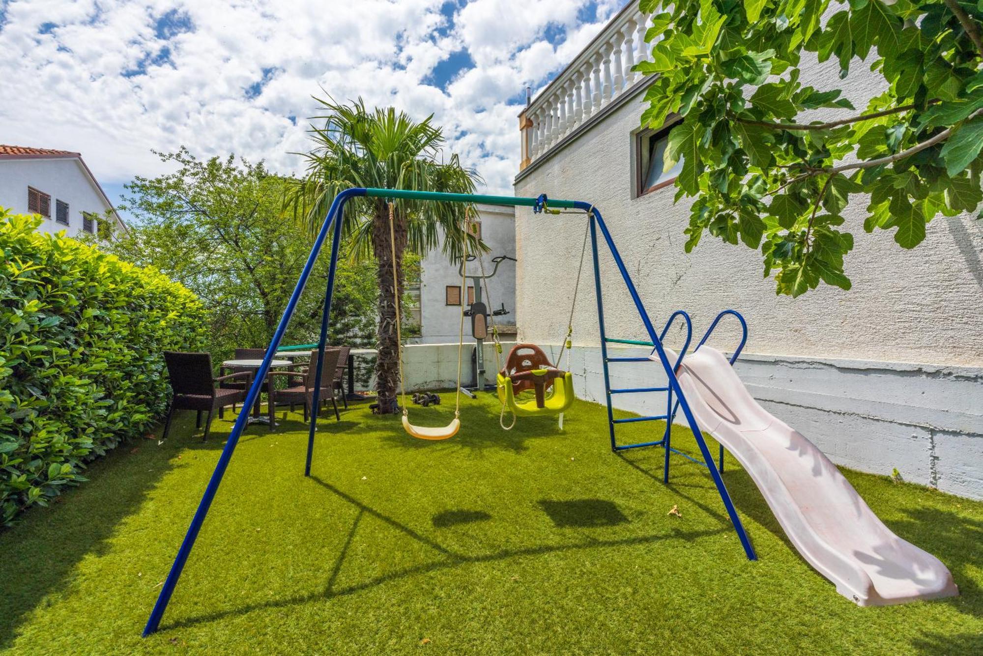 Relax Derossi 2 Apartment Crikvenica Exterior photo